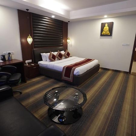 Hotel Avn Grand Ráncsí Kültér fotó