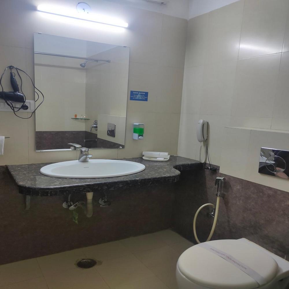 Hotel Avn Grand Ráncsí Kültér fotó